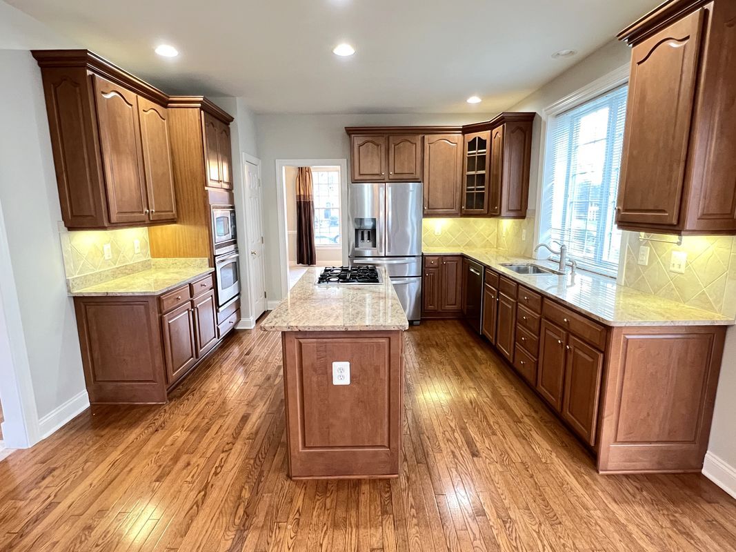 Building Photo - 5920 Interlachen Ct