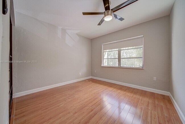 Building Photo - 13872 SW 90th Ave