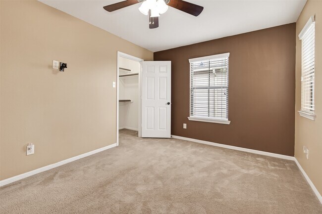 Building Photo - 6719 Sharpstone Creek Ln