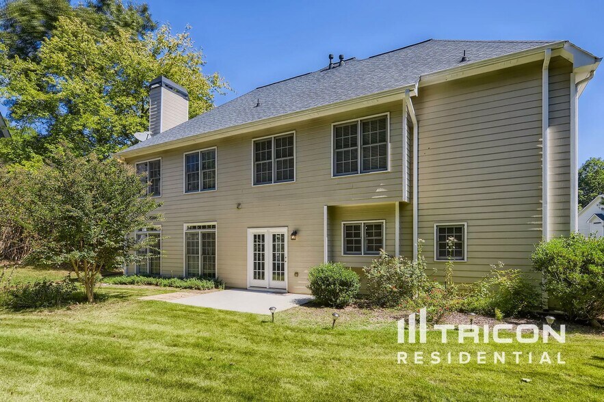 Building Photo - 206 Brightwater Dr