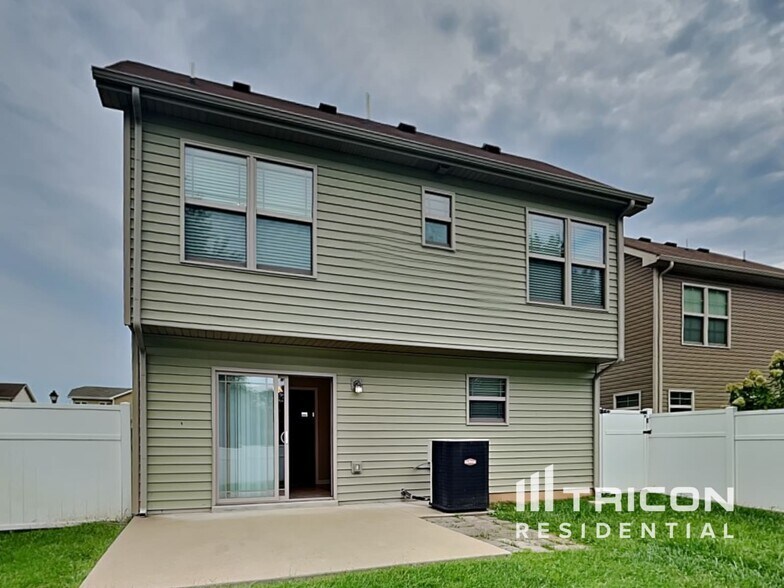 Building Photo - 3811 Harvest Ridge