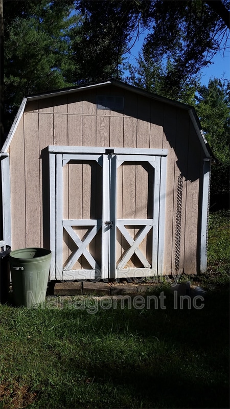 Building Photo - 4520 Nicholas Rd NW