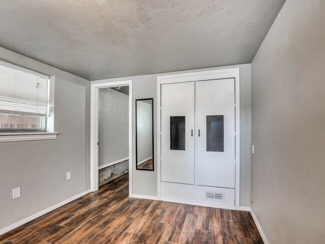 Building Photo - 3 Bedroom 1 Bath Home in Shawnee!