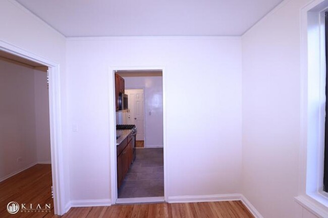 Building Photo - 2 bedroom in REGO PARK NY 11374