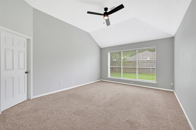 Building Photo - 3906 Greenwood Dr