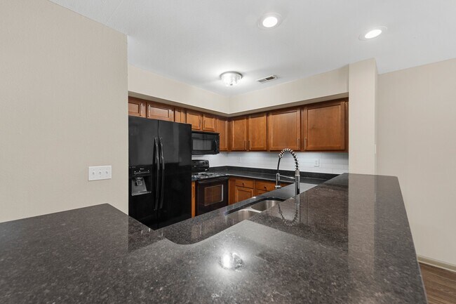 Building Photo - 1317 Esic Dr