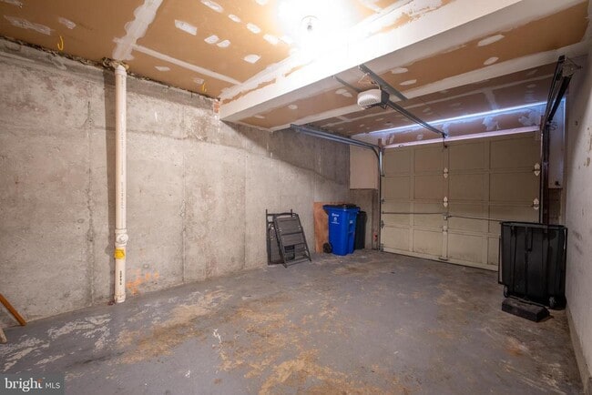 Building Photo - 5522 April Journey