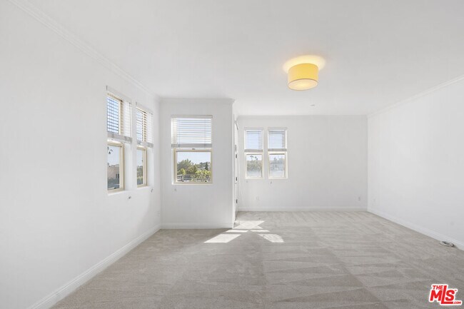 Building Photo - 1820 Benecia Ave