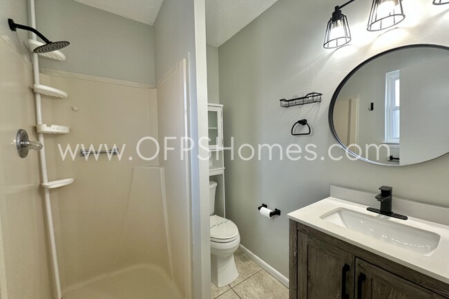 Building Photo - Move-in Special w/ Signed Lease by April 15