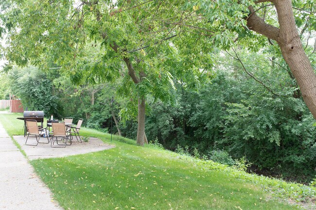 Building Photo - Spruce Court Apartment - Greenfield WI - Call 262-420-0390 to schedule a showing