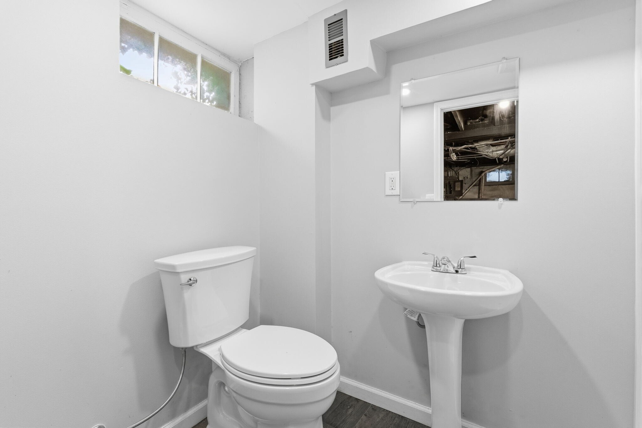 Building Photo - 904 Studer Ave