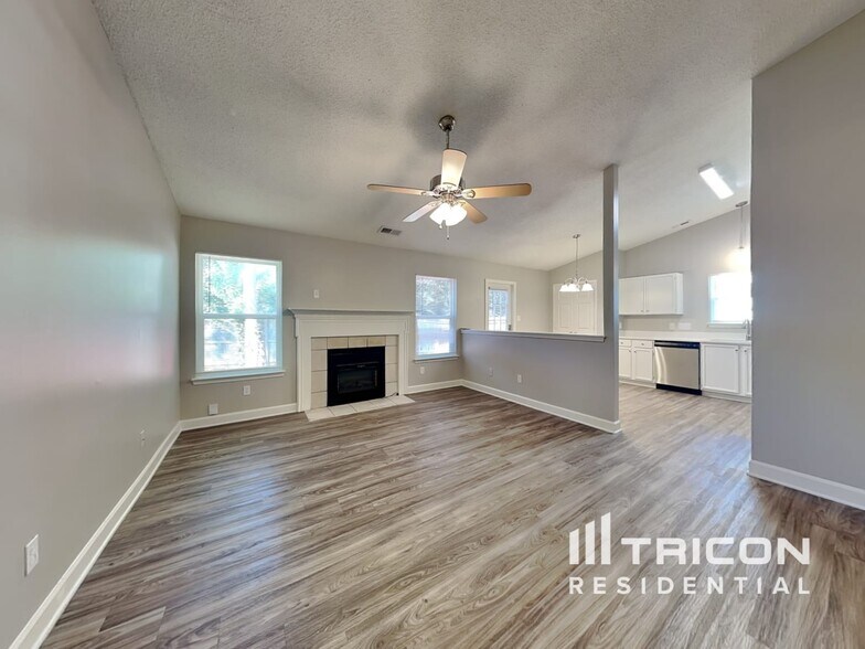 Building Photo - 607 Kingville Dr