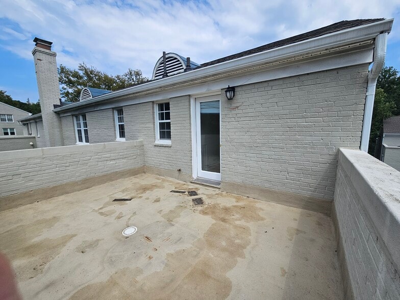 Building Photo - 814 S Arlington Mill Dr