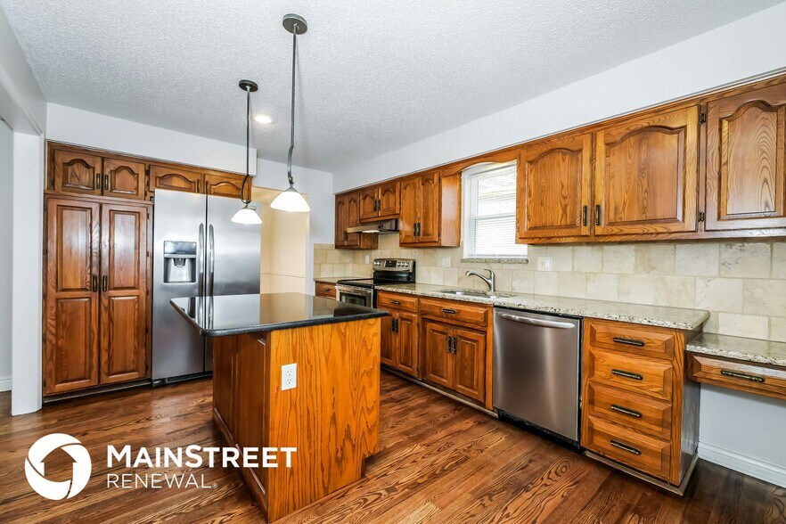 Building Photo - 7916 Bradshaw St