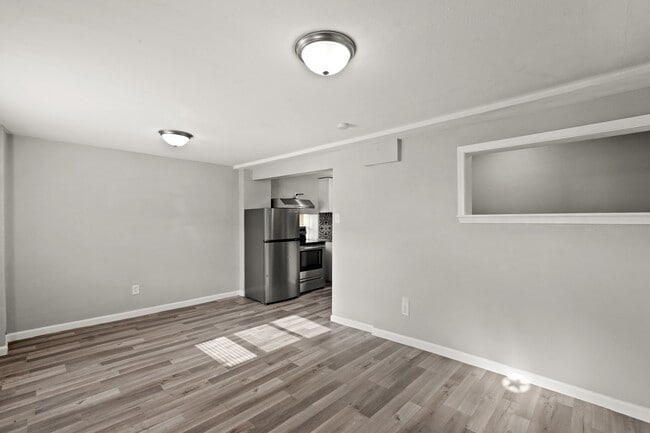 Building Photo - 523 Henke St
