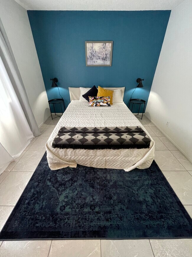 Mster Bdrm - 1800 Edmond St