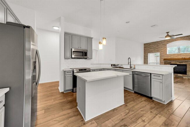 Building Photo - 8031 Clarion Way