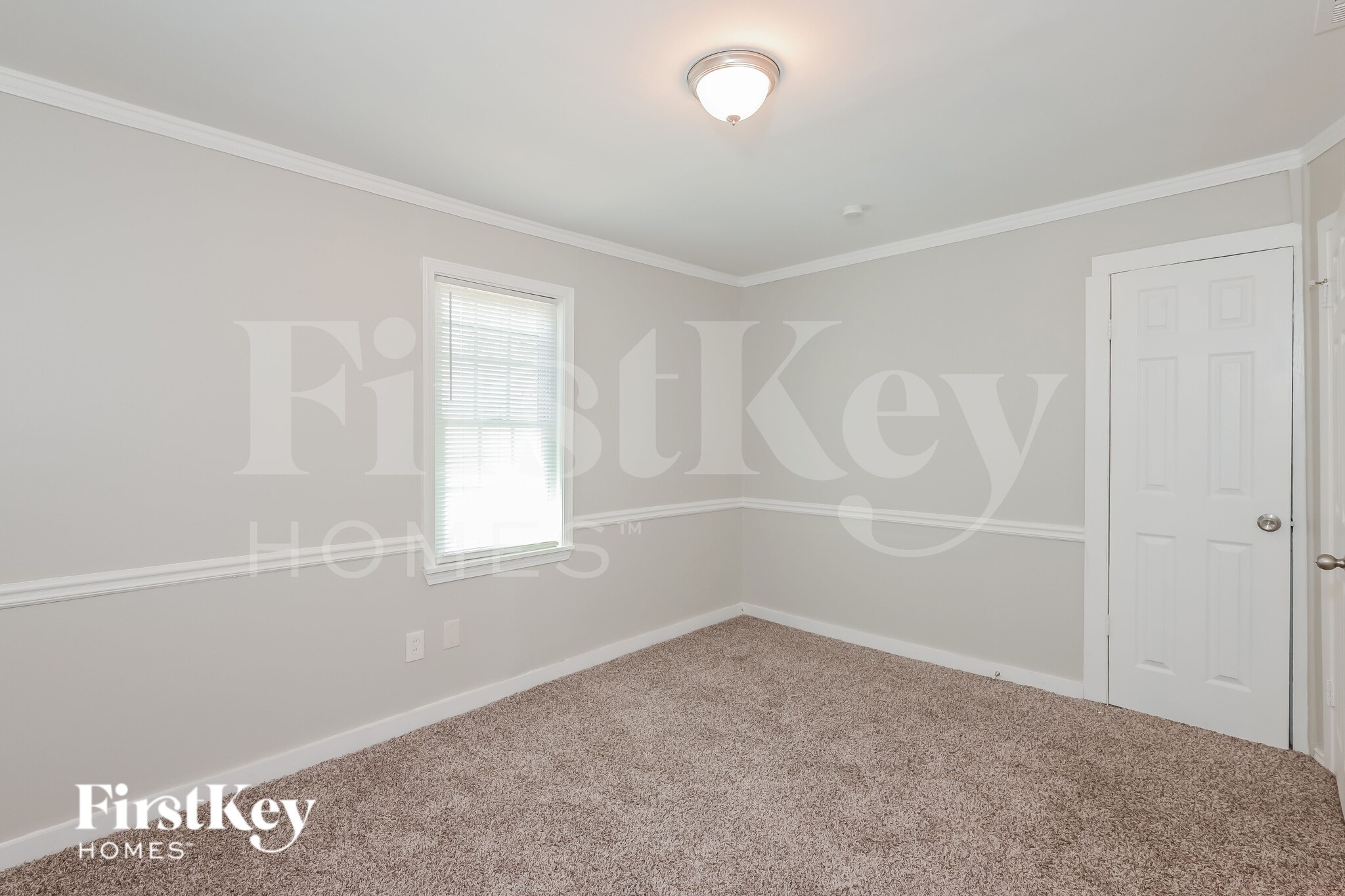 Building Photo - 5217 Central Dr