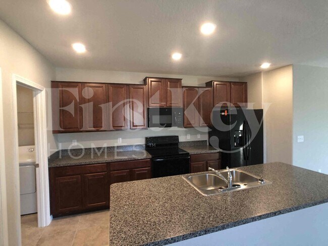 Building Photo - 10001 RoseMary Leaf Ln