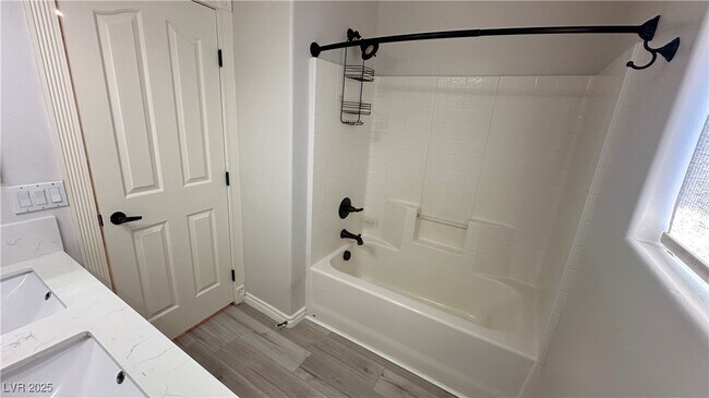 Building Photo - 5273 Candlespice Way