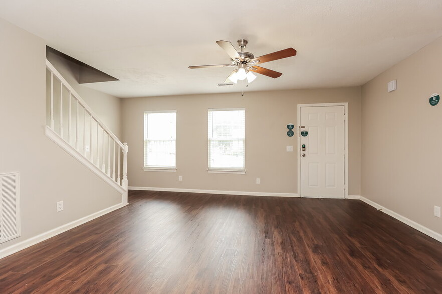 Building Photo - 222 Hermitage Dr