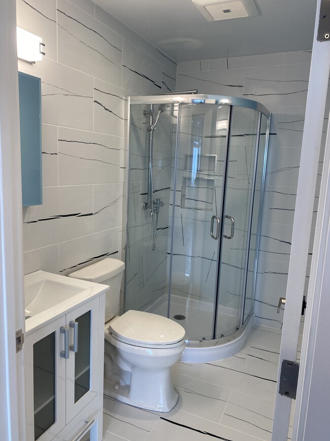 Building Photo - 265 Flournoy St