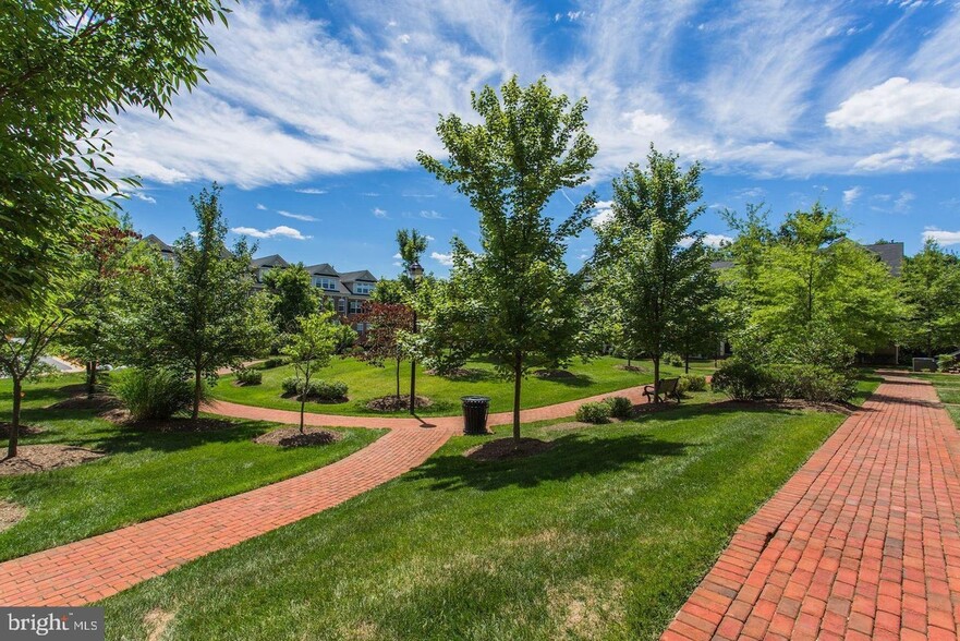 Building Photo - 7981 Vigne Ct