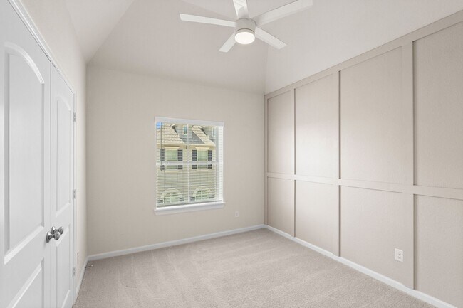 Building Photo - 2021 Cambridge Heights Pl