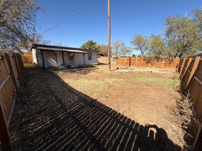 Building Photo - 335 Texas Ave