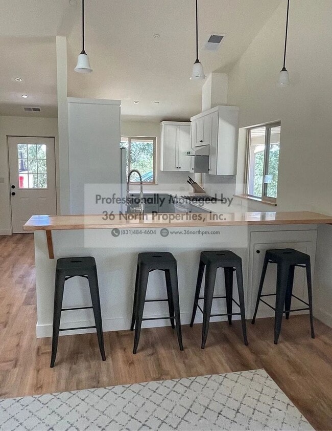 Building Photo - Experience Modern Comfort Surrounded by Na...