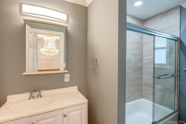 Building Photo - 850 St Johnland Rd