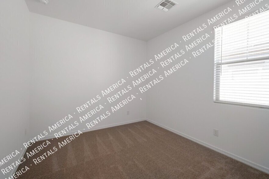 Building Photo - 23015 E Starflower Dr