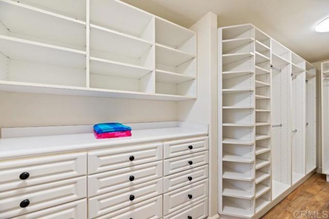 Building Photo - 8405 El Paseo Grande