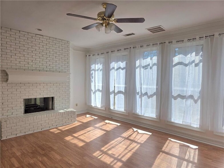 Building Photo - 3385 Wellbrook Dr