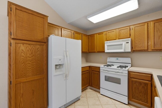 Building Photo - Perfect 3-Bedroom Condo in North Austin for Lease