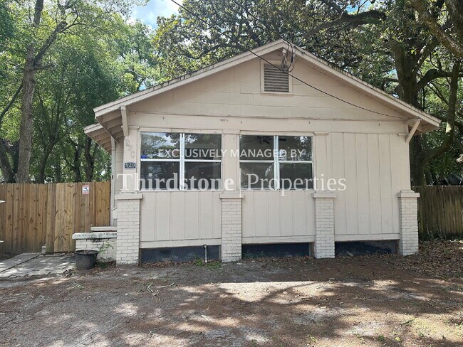 Building Photo - 920 Alderside St