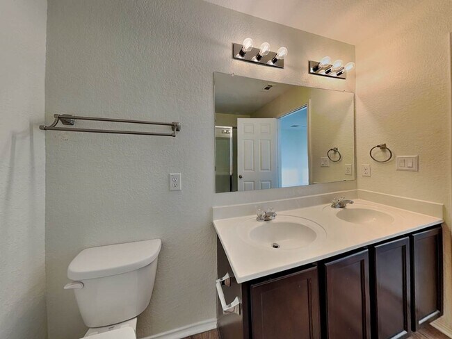 Building Photo - 27305 Paraiso Manor