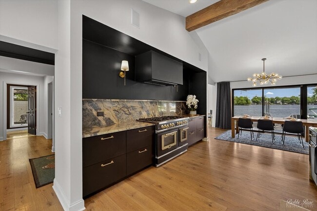 Building Photo - 2140 S Shore Dr
