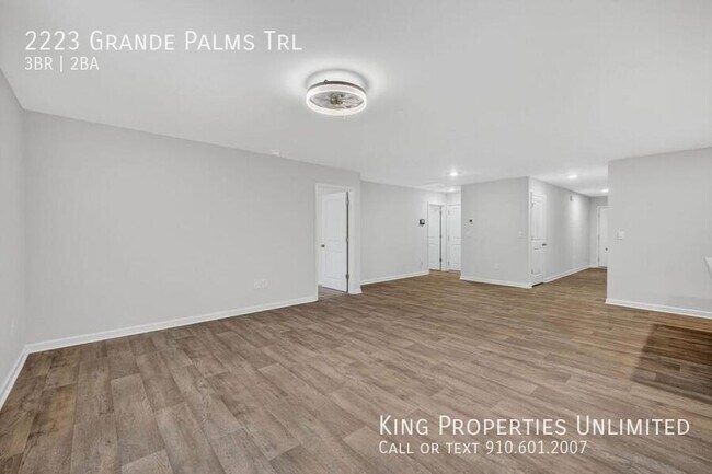 Building Photo - 2223 Grande Palms Trl