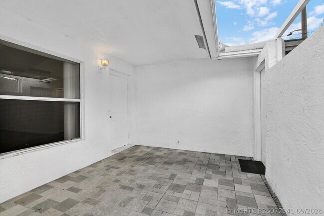 Building Photo - 13978 Folkestone Cir