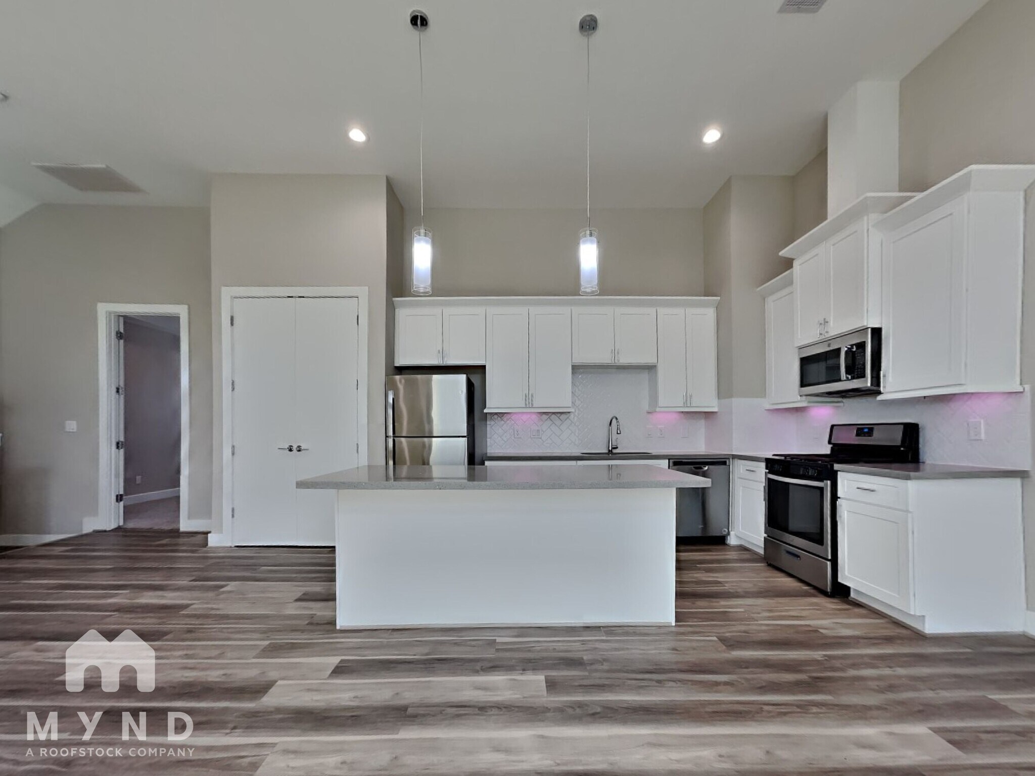 Building Photo - 5902 Gardendale Dr