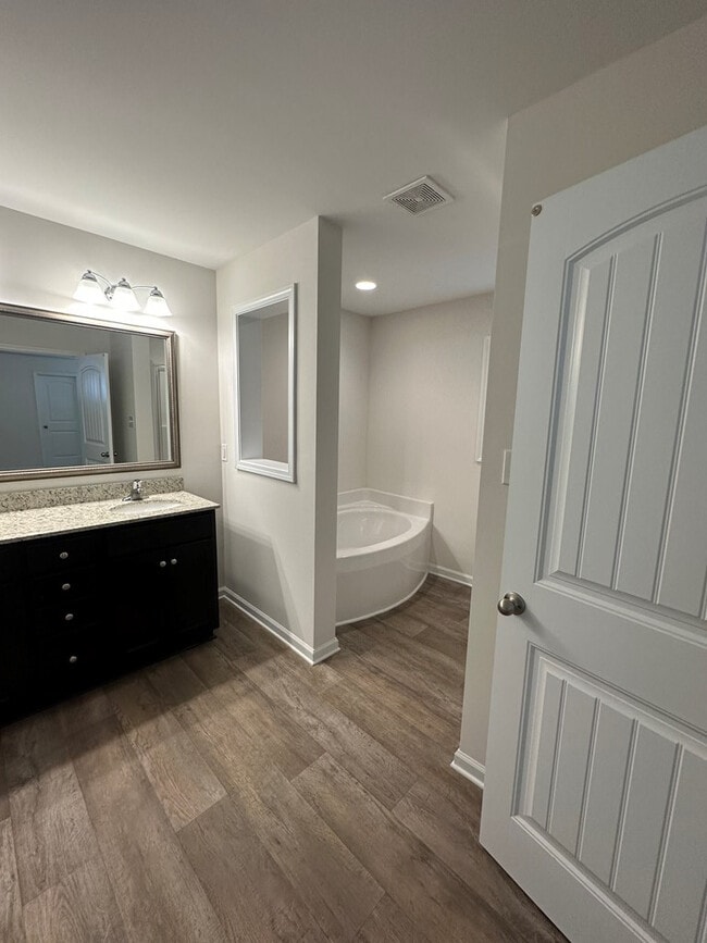 Building Photo - 1853 Ruger Dr