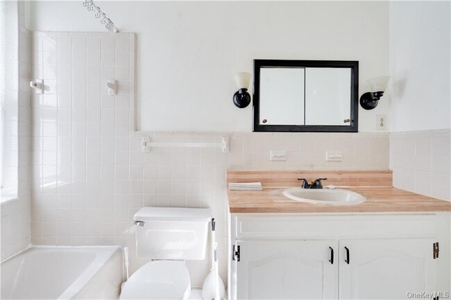 Building Photo - 163 Union St