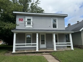 Building Photo - 128 Niagara St