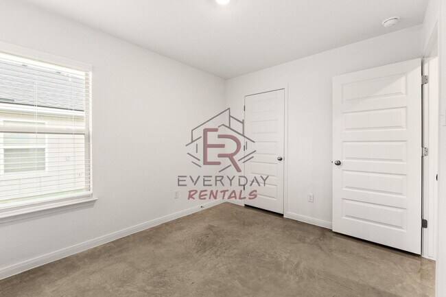 Building Photo - 912 Cherry Laurel Ln