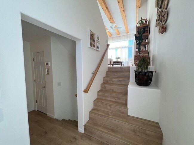 Building Photo - 772 Viento Cir