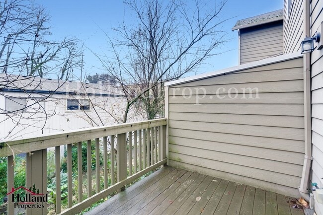 Building Photo - Stylish 3-Bedroom Portland Home with Fireplace, Garage & Modern Conveniences