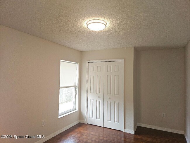 Building Photo - 842 Aruba Ave SE