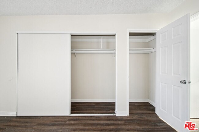 Building Photo - 8924 Van Nuys Blvd