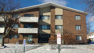 Building Photo - 1000 Bayside Dr.  4578